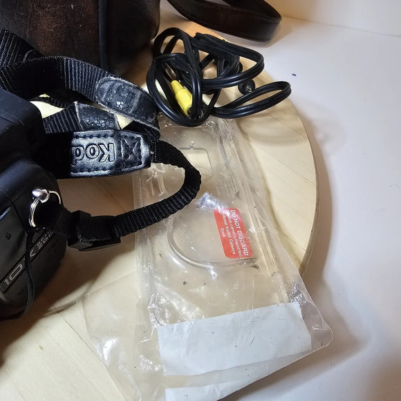 Vintage KODAK EASYSHARE DX6490 Digital Camera Bundle 2 Batteries Leather Case wo - Picture 9 of 11